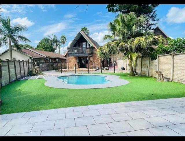 3 BEDROOM TOWNHOUSE FOR SALE IN BIRDSWOOD